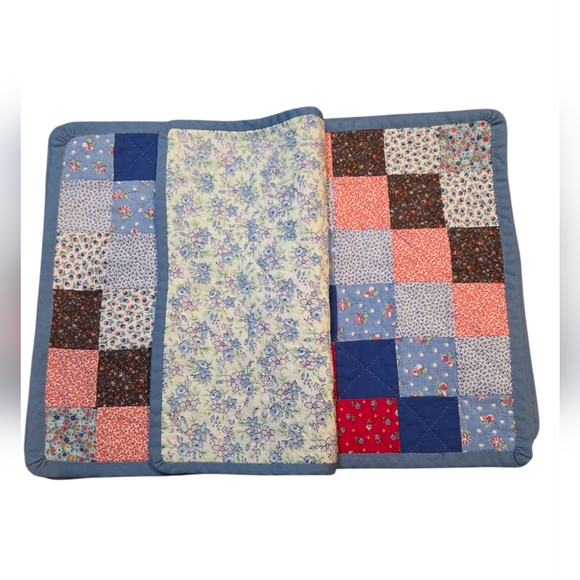 Vintage Style Handmade Patchwork Placemats Quilted Floral Farmhouse Table Decor - Picture 3 of 8